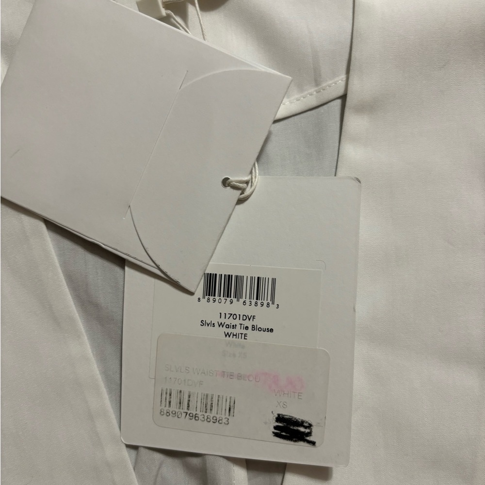 DIANE VON FURSTENBERG
WAIST-TIE TOP WHITE SIZE EXTRA SMALL SLEEVELESS BL… - Picture 8 of 12